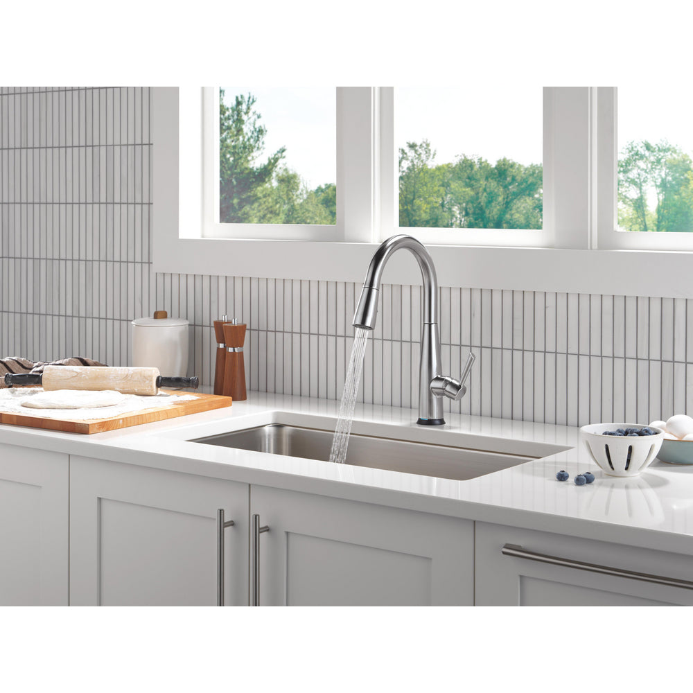 Delta Essa Touch2O Technology Kitchen Faucet with Touchless Technology - 9113TL