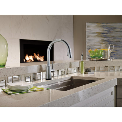 Delta Trinsic Single Handle Pull-Down Kitchen Faucet with Touch2O Technology - 9159T
