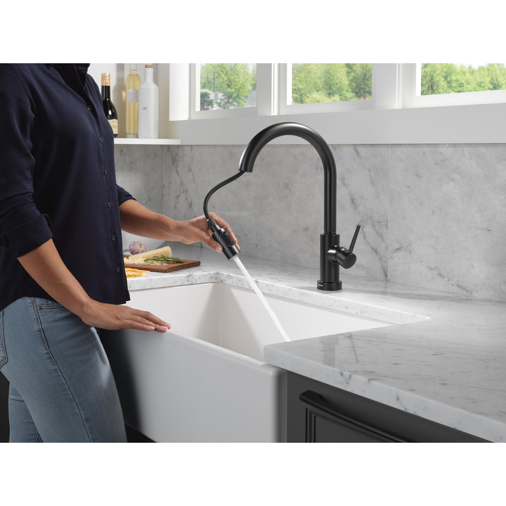 Delta Trinsic Touch2O Technology Kitchen Faucet with Touchless Technology - 9159TL