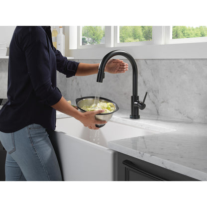 Delta Trinsic Touch2O Technology Kitchen Faucet with Touchless Technology - 9159TL