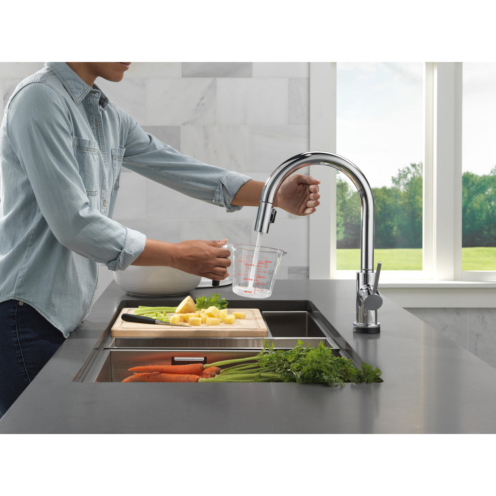 Delta Trinsic Touch2O Technology Kitchen Faucet with Touchless Technology - 9159TL