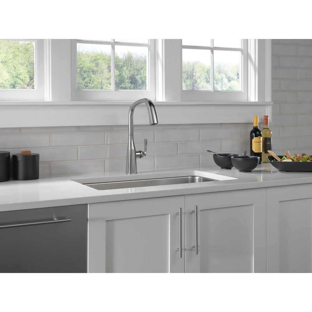 Delta Stryke Single Handle Pull-Down Kitchen Faucet - 9176