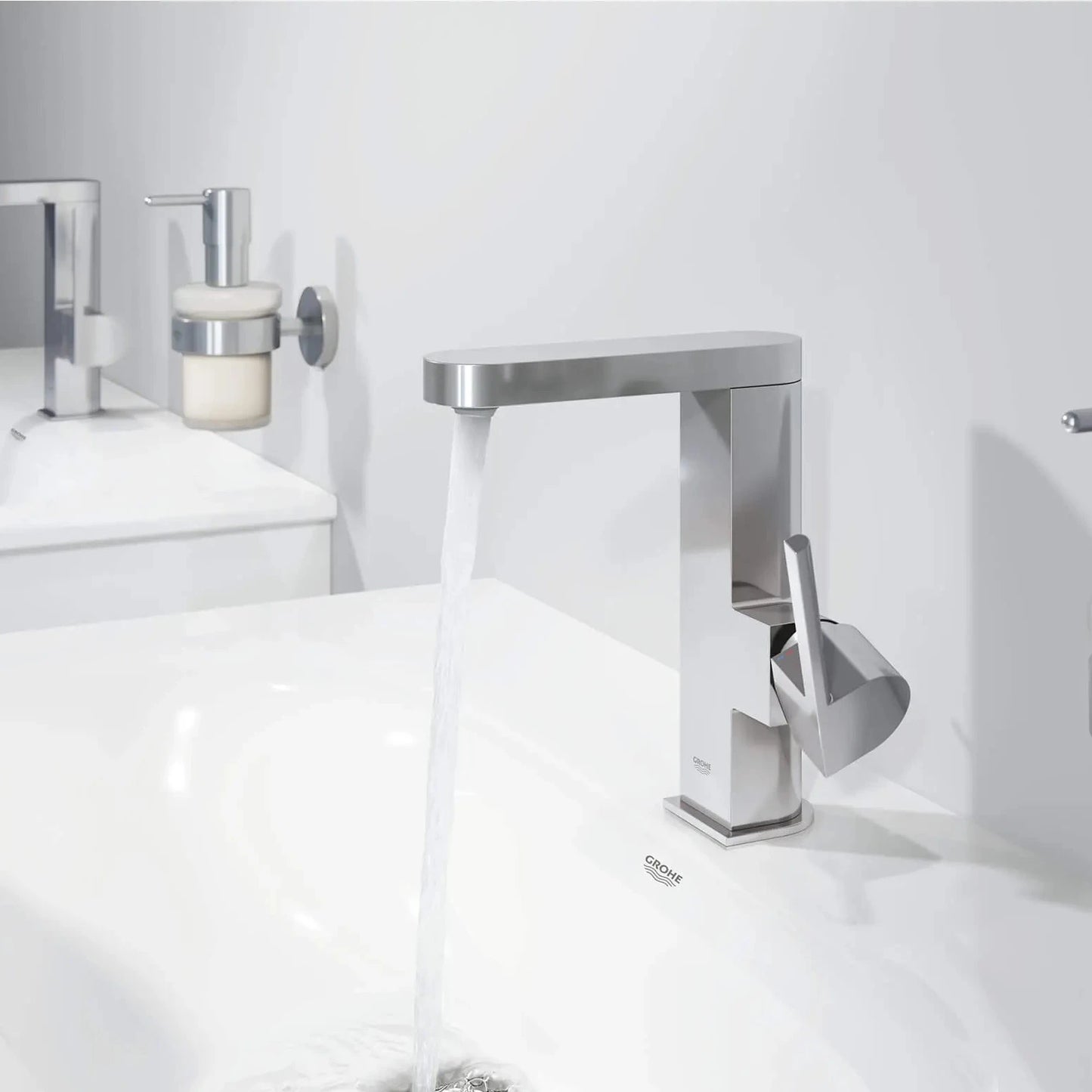 Grohe Plus Single Hole Single-Handle M-Size Bathroom Faucet 4.5 L/min (1.2 gpm) - 23956