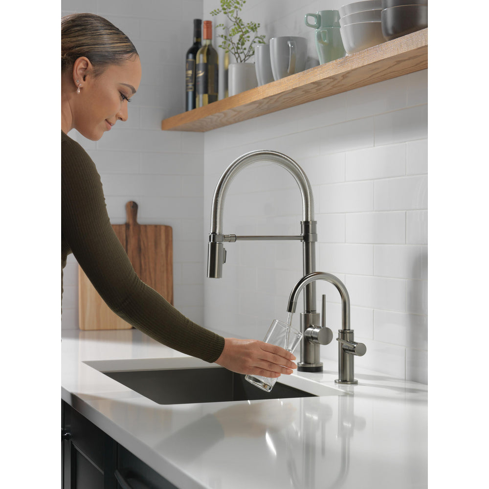 Delta Trinsic Single-Handle Pull-Down Spring Kitchen Faucet with Touch2O Technology - 9659T