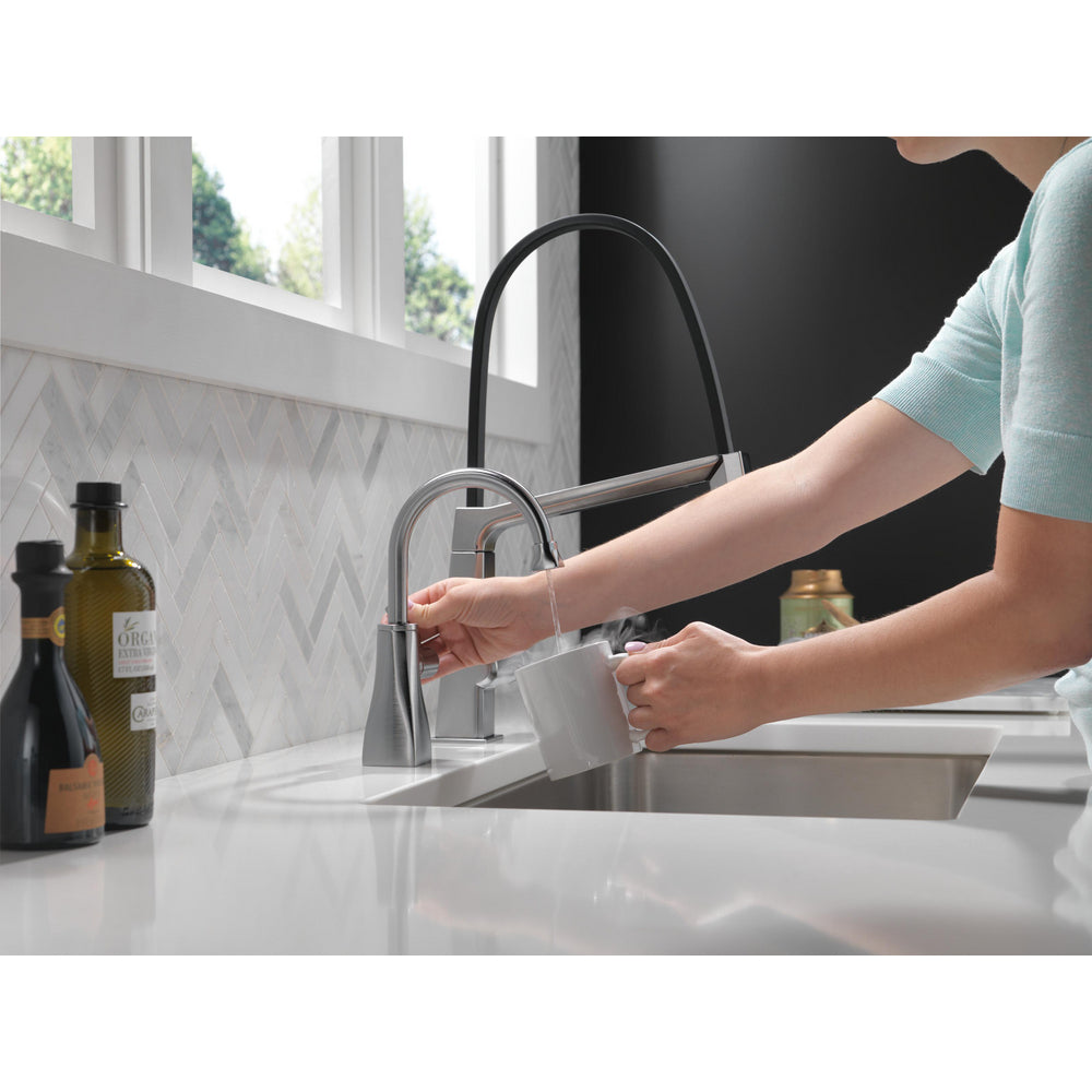 Distributeur d'eau chaude instantanée Delta Contemporary Square - 1940LF-H