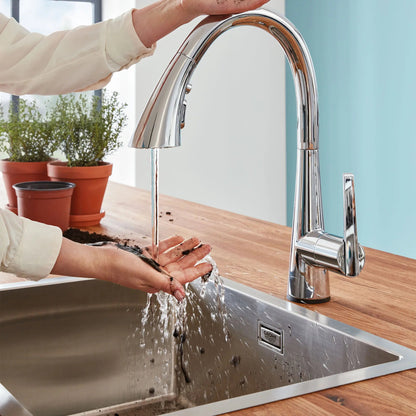 Grohe Single-Handle Pull Down Kitchen Faucet Triple Spray 6.6 L/min (1.75 gpm) with Touch Technology - 30205