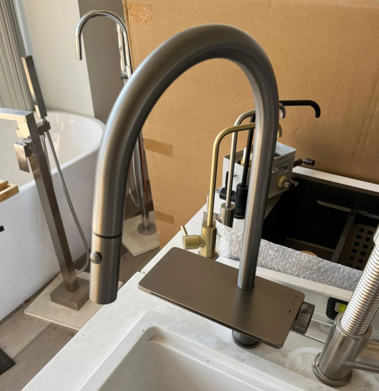Kodaen Tiffany Single handle Pull-down Spray & Waterfall Kitchen Faucet