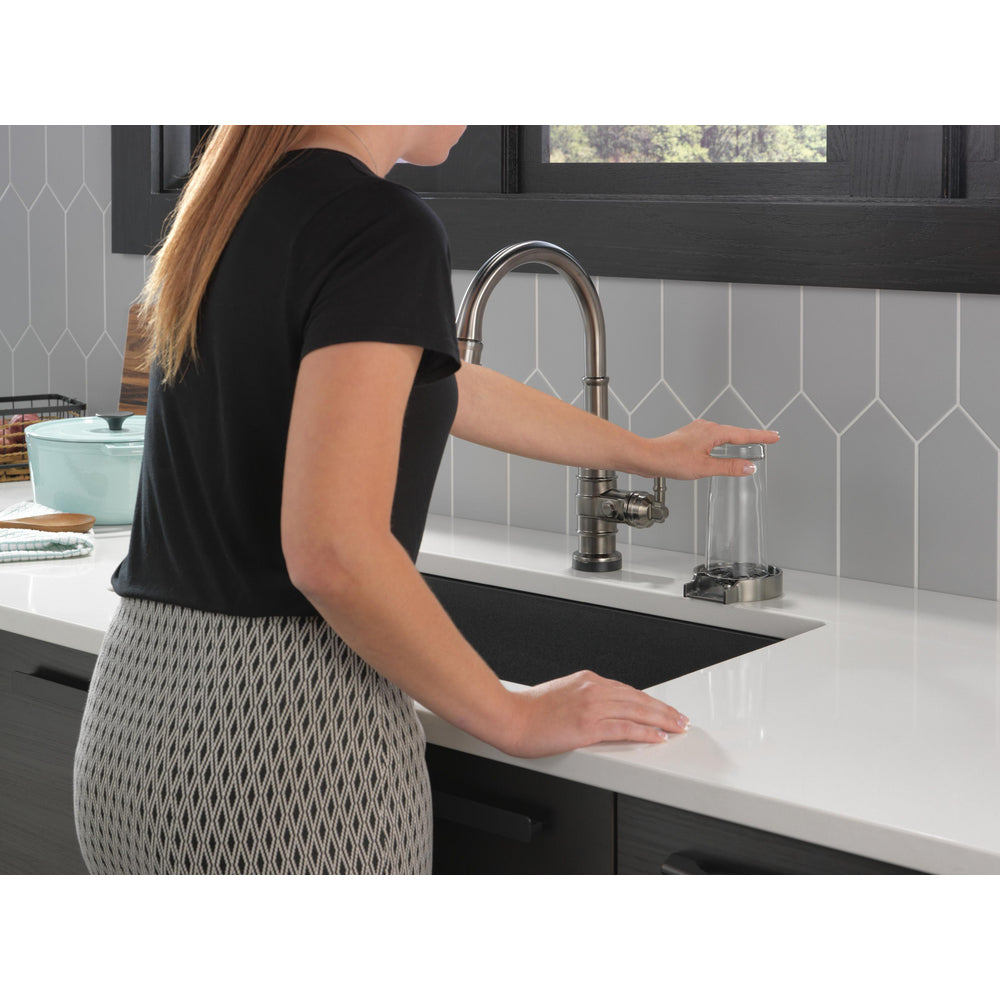 Delta Broderick Single Handle Pull-Down Kitchen Faucet With Touch2O Technology - 9190T