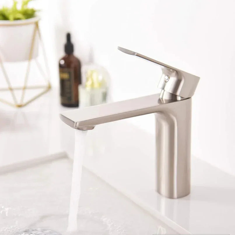 Kodaen Timelyss Single Hole Bathroom Faucet