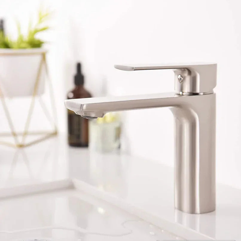 Kodaen Timelyss Single Hole Bathroom Faucet