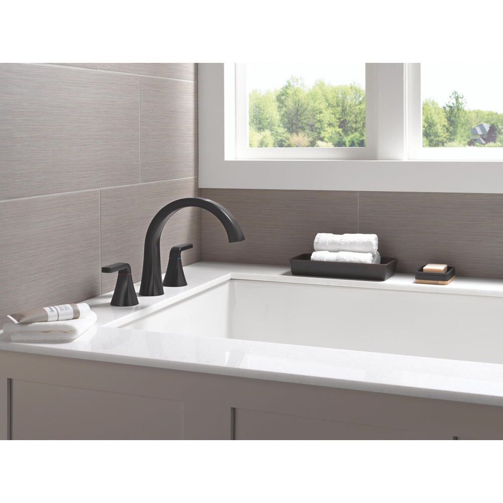 Delta T2762 Matte Black - in context