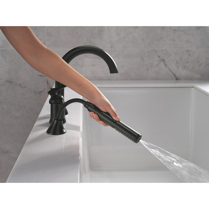 Delta T3745 Matte Black - lifestyle 2