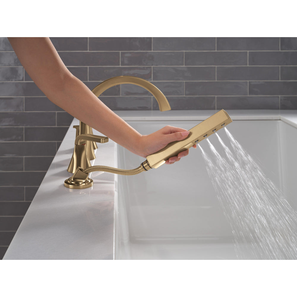 Delta T4762 Champagne Bronze - model lifestyle