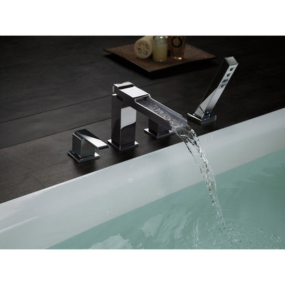 Robinet de baignoire Delta Ara à large entraxe avec douchette - T4768