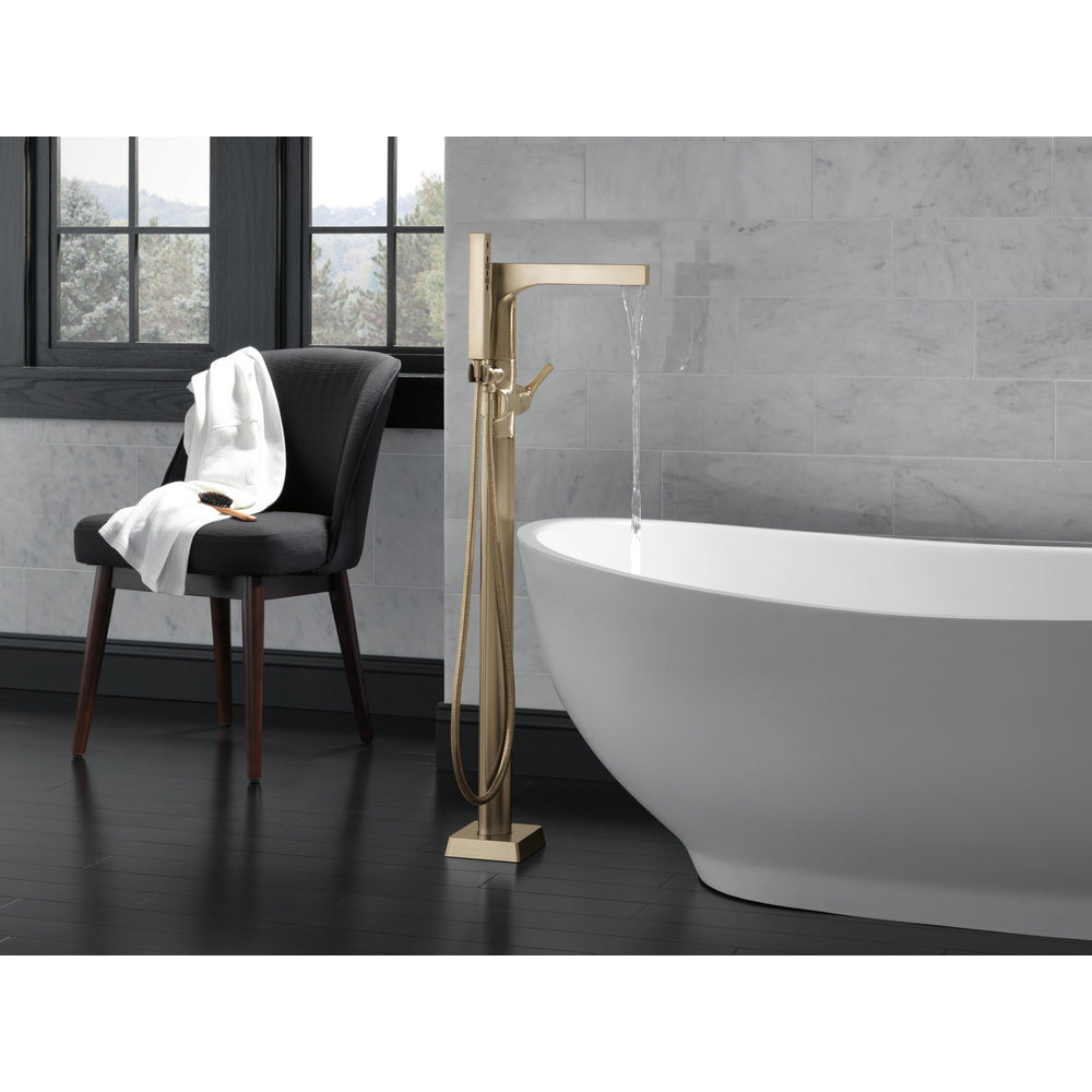 Robinet de baignoire autoportant Delta Zura à poignée unique avec douchette – Garniture T4774