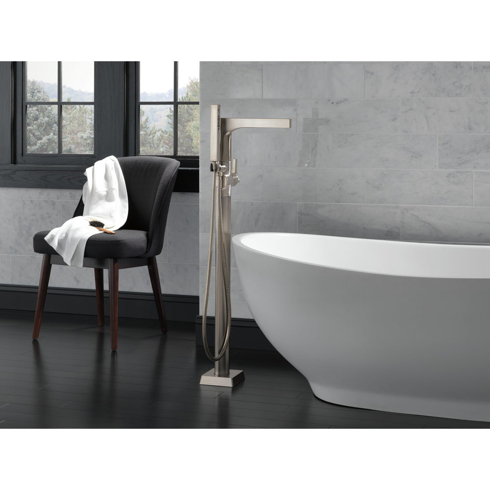 Robinet de baignoire autoportant Delta Zura à poignée unique avec douchette – Garniture T4774
