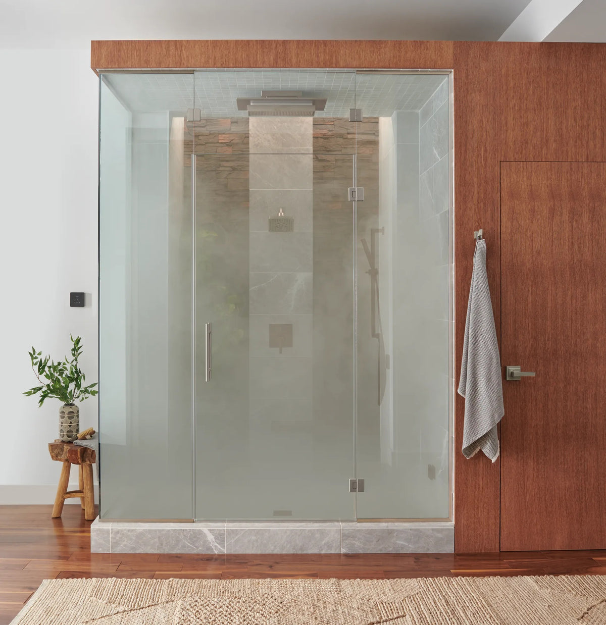 Brizo T75622 NK installed setting; handles, rough-in and other fixtures sold separately