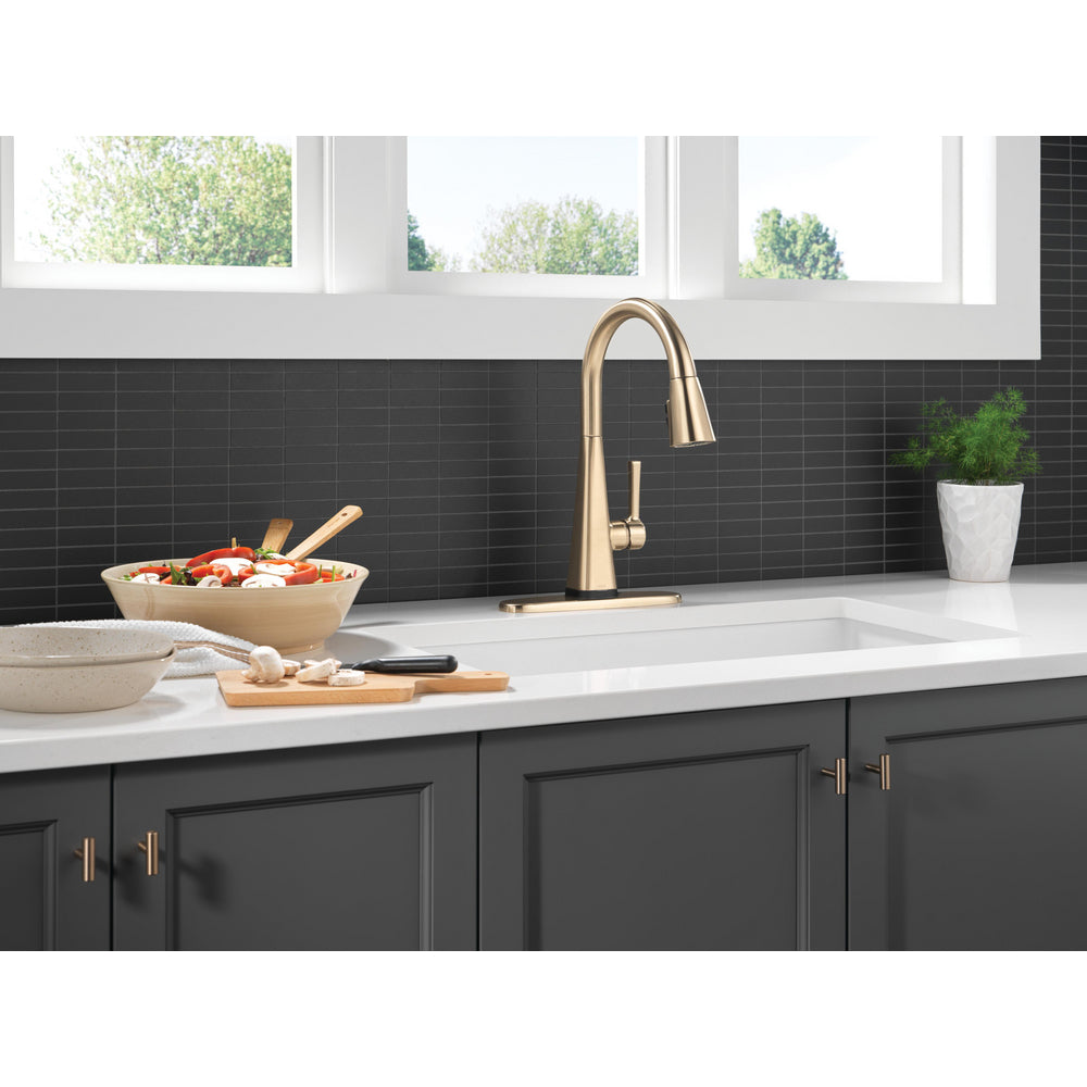 Delta Lenta Touchless Pull-Down Kitchen Faucet