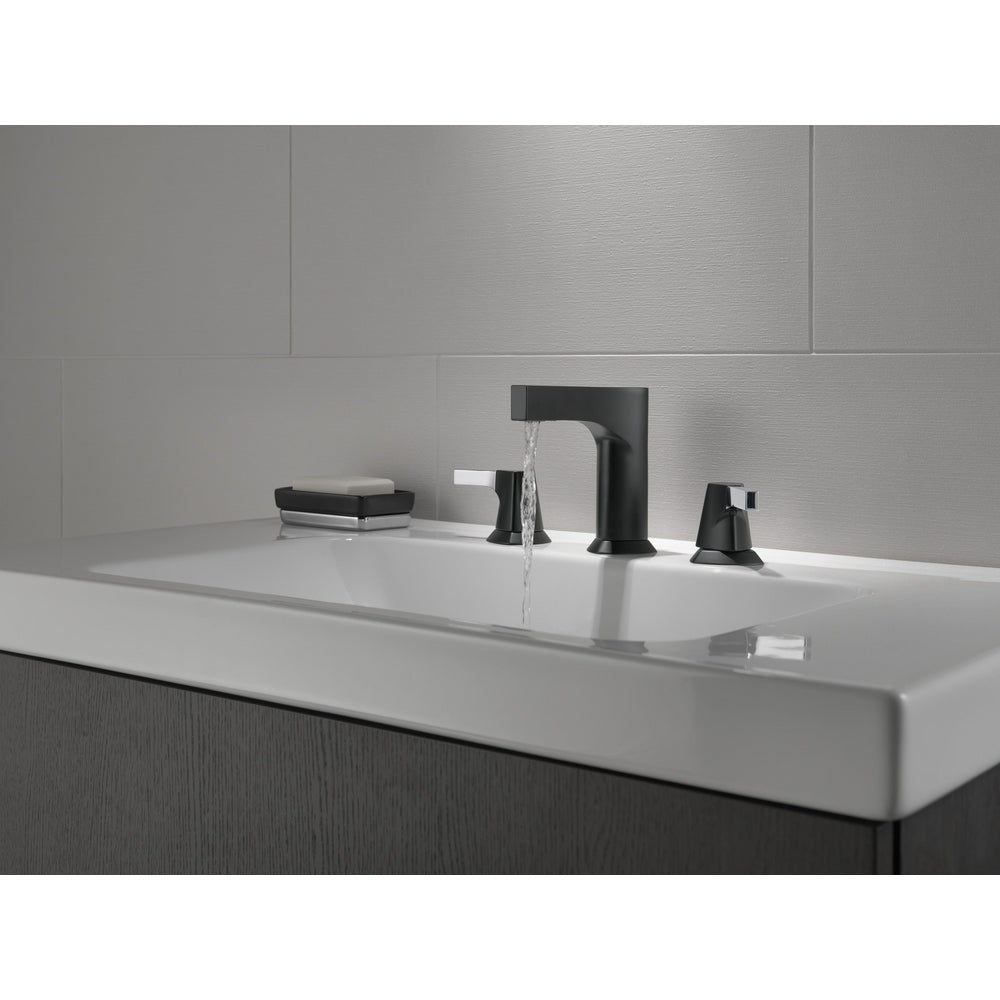 Robinet de salle de bain Delta Zura à deux poignées - 3574
