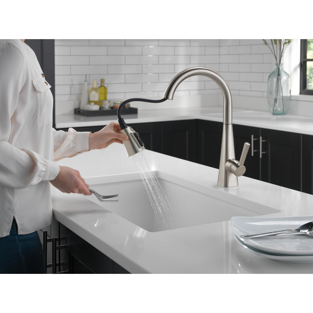 Delta Lenta Single-Handle Pull-Down Kitchen Faucet