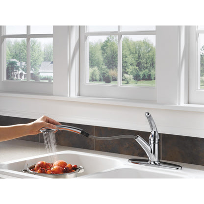 Delta Signature Single Handle Pull-Out Kitchen Faucet