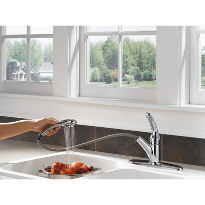 Delta Signature Single Handle Pull-Out Kitchen Faucet