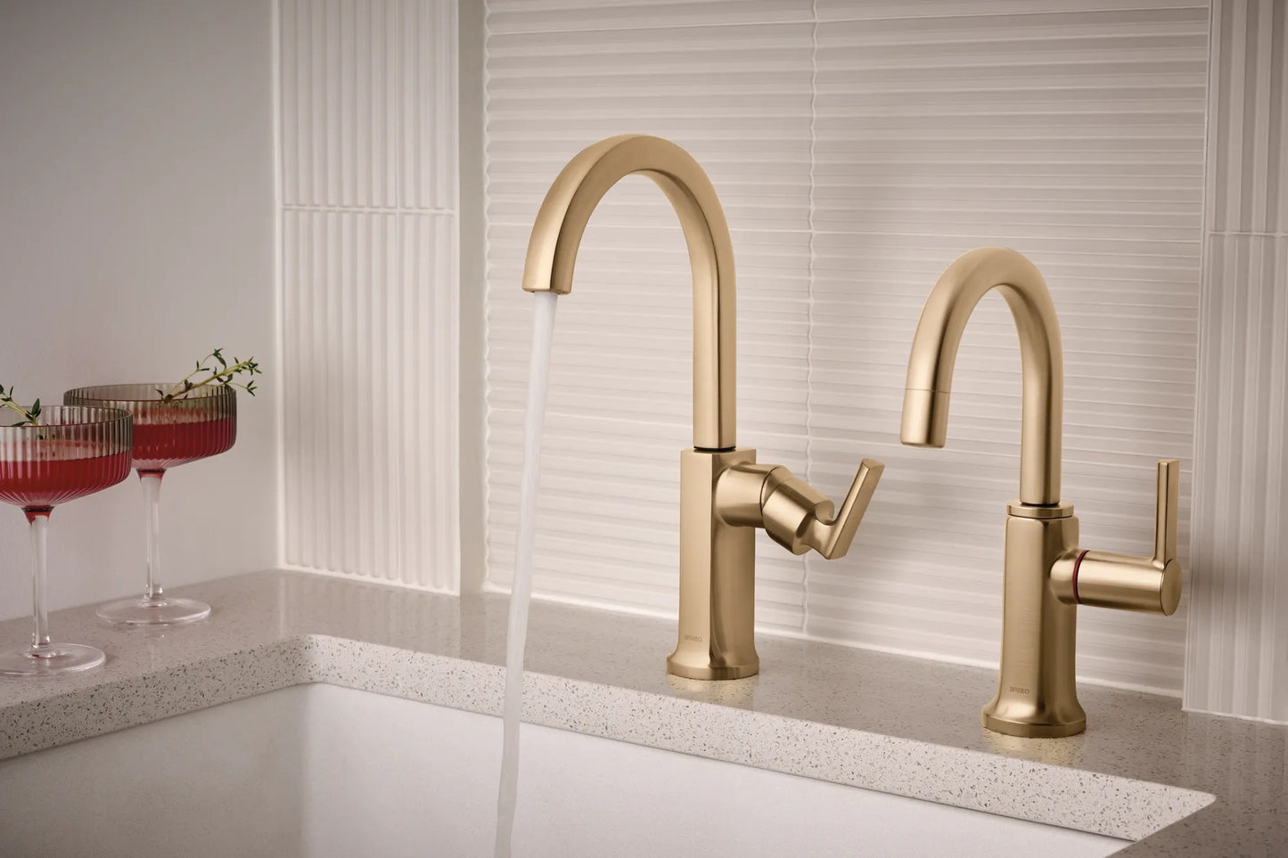 Robinet d'eau chaude instantanée Brizo Kintsu avec bec Arc – 61306LF-H