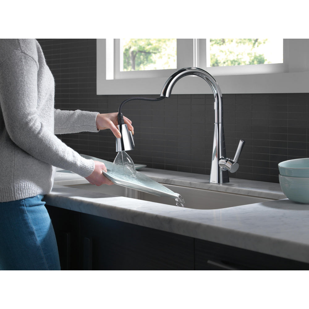 Delta Lenta Single-Handle Pull-Down Kitchen Faucet