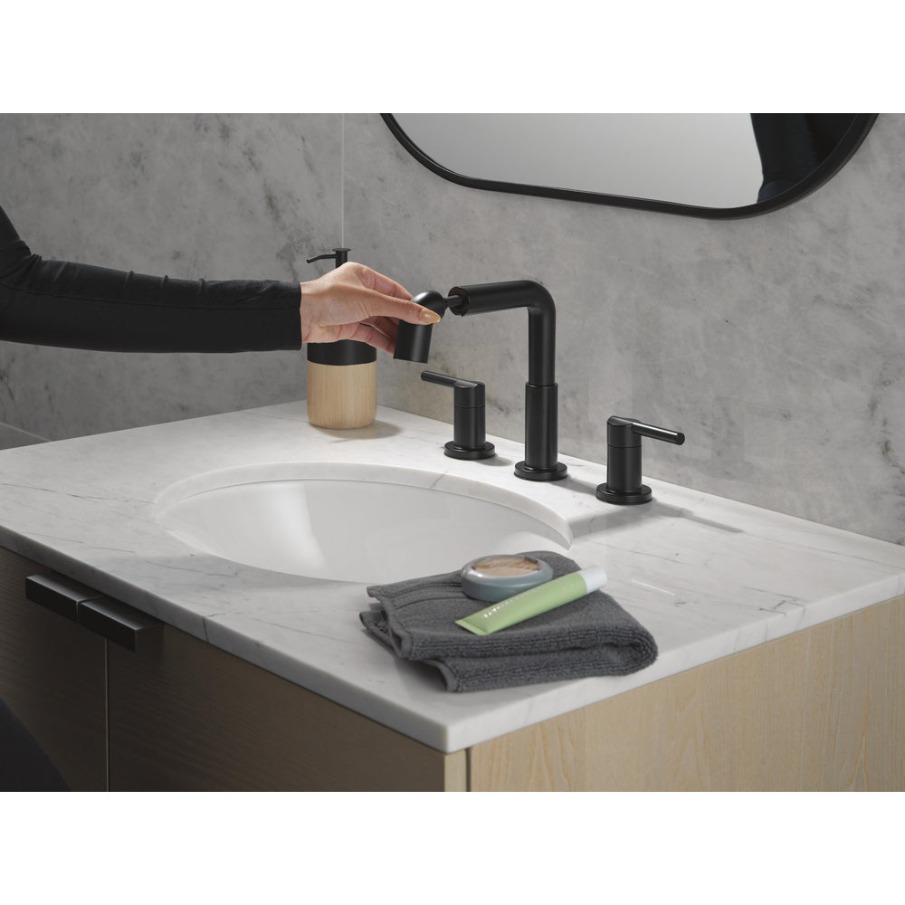Delta Nicoli Two Handle Widespread Pull-Down Bathroom Faucet