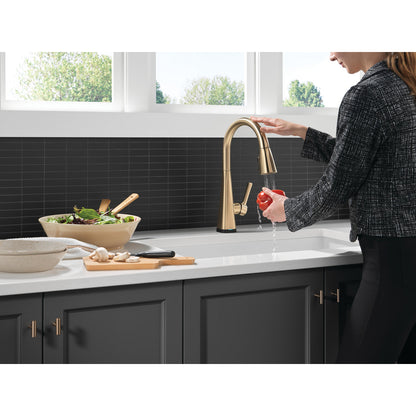 Delta Lenta Touchless Pull-Down Kitchen Faucet