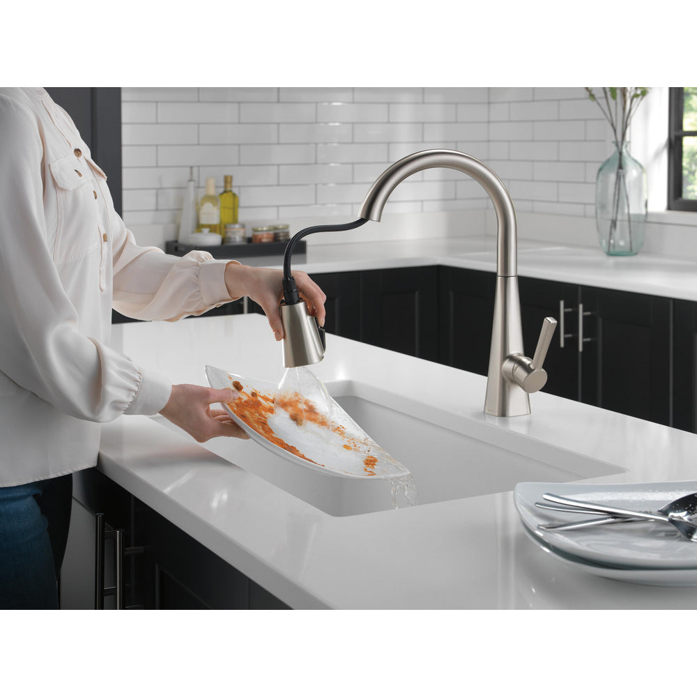 Delta Lenta Single-Handle Pull-Down Kitchen Faucet