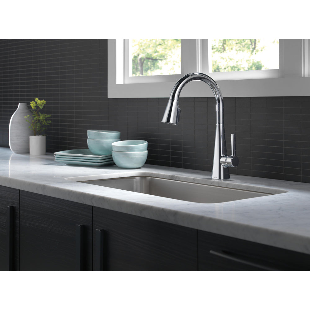 Delta Lenta Single-Handle Pull-Down Kitchen Faucet