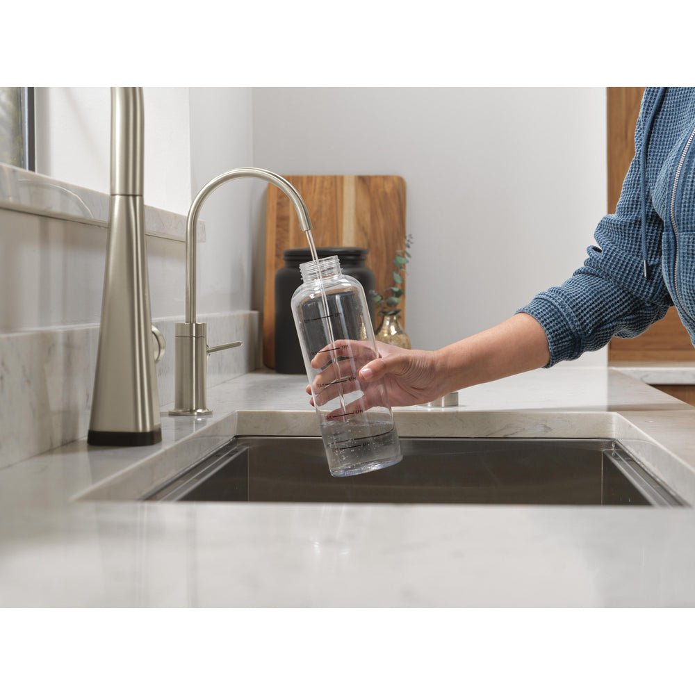 Delta Lenta Single-Handle Pull-Down Kitchen Faucet With Touch2O Technology
