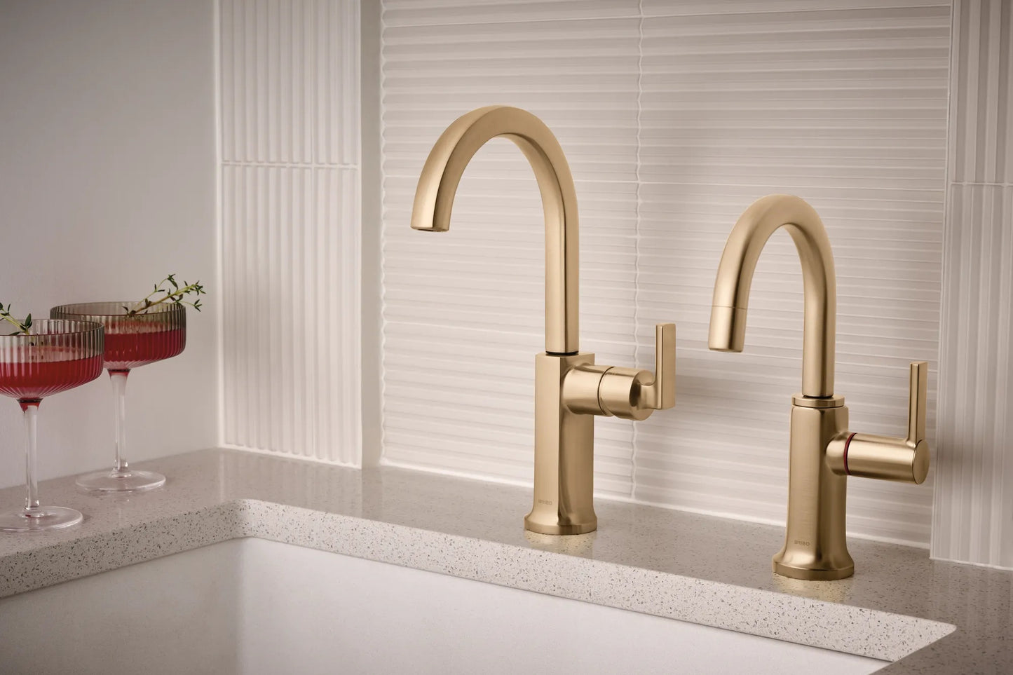 Robinet d'eau chaude instantanée Brizo Kintsu avec bec Arc – 61306LF-H