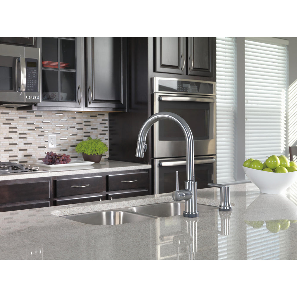 Delta Trinsic Single Handle Pull-Down Kitchen Faucet 1.8 GPM