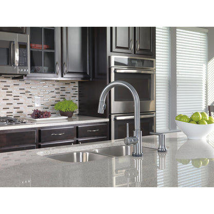 Delta Trinsic Single Handle Pull-Down Kitchen Faucet 1.8 GPM
