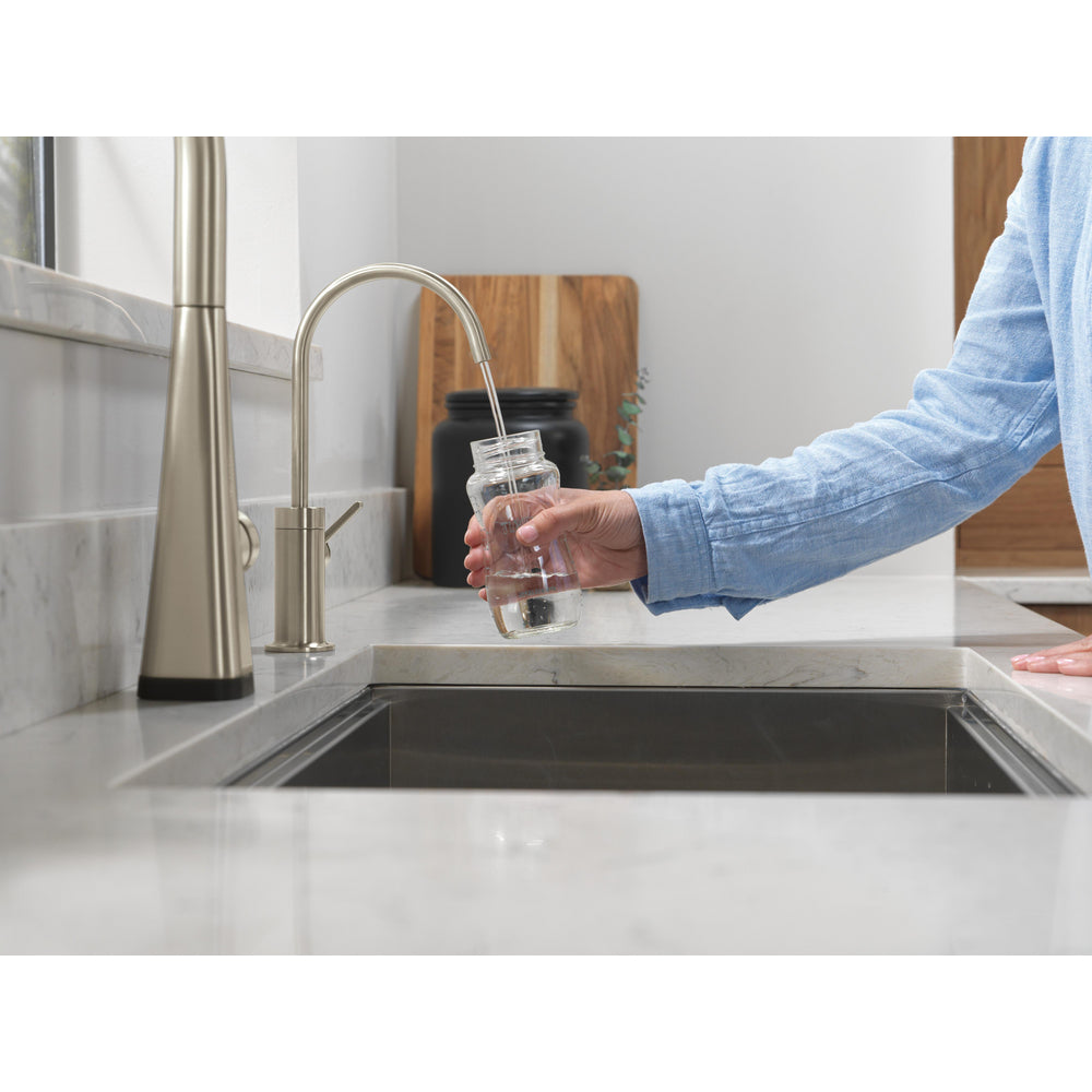 Delta Lenta Single-Handle Pull-Down Kitchen Faucet With Touch2O Technology