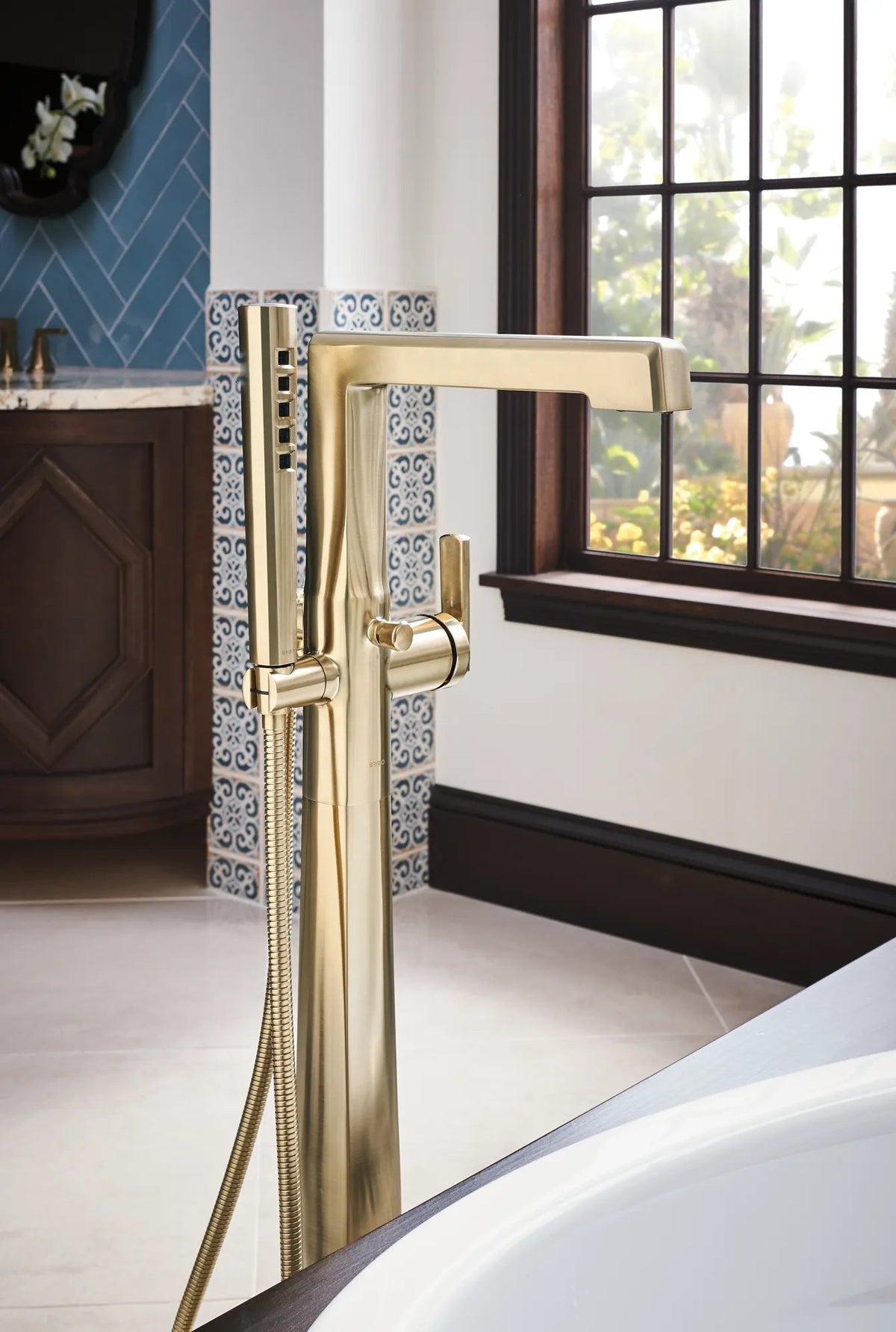 T70198-GL — manufacturer lifestyle/detail photo; additional products sold separately