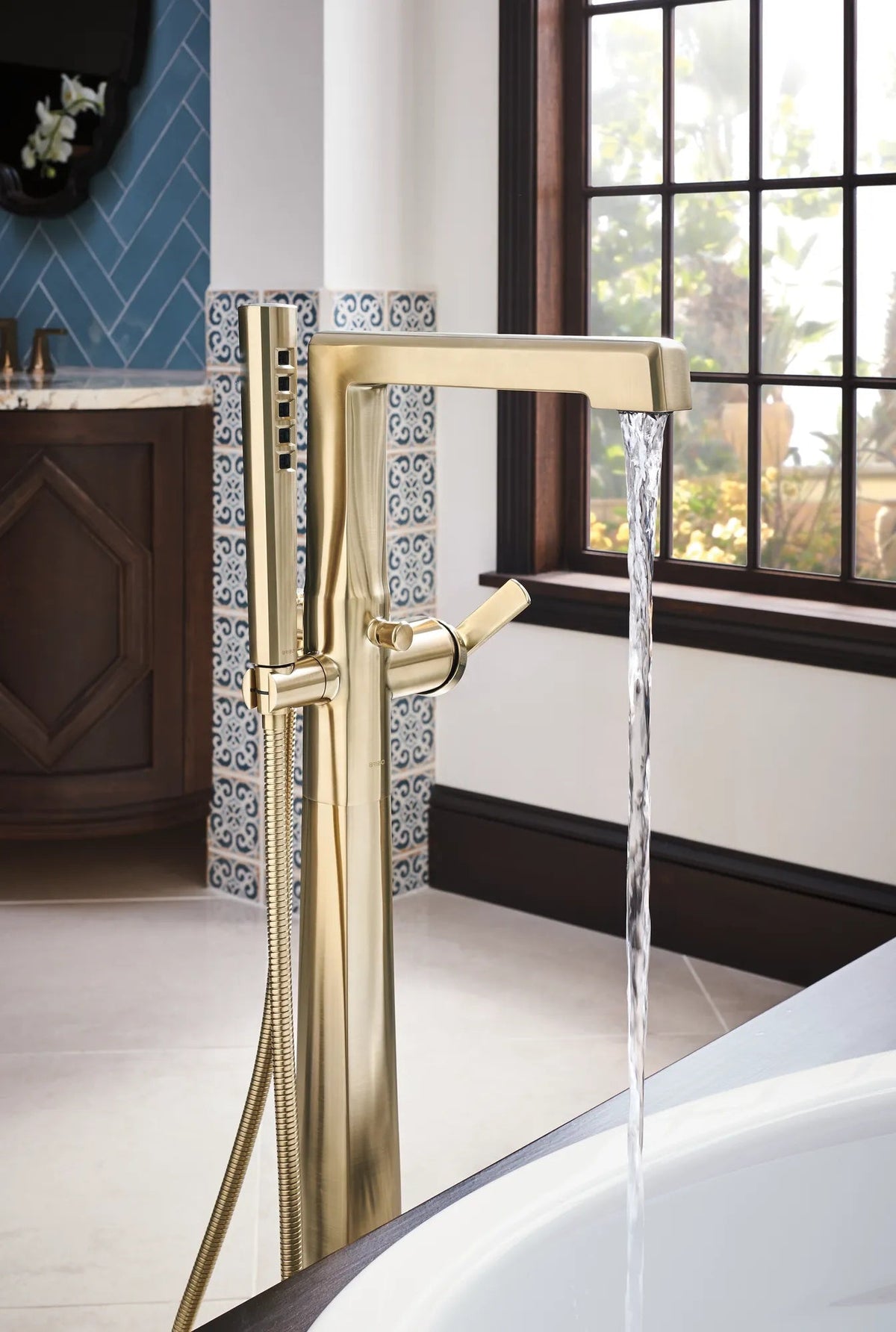 T70198-GL — manufacturer lifestyle/detail photo; additional products sold separately