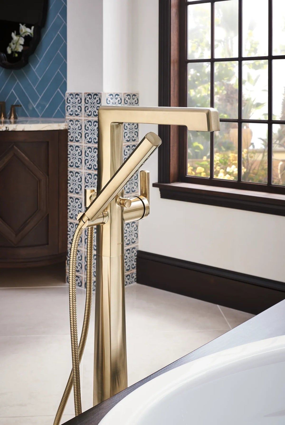 T70198-GL — manufacturer lifestyle/detail photo; additional products sold separately