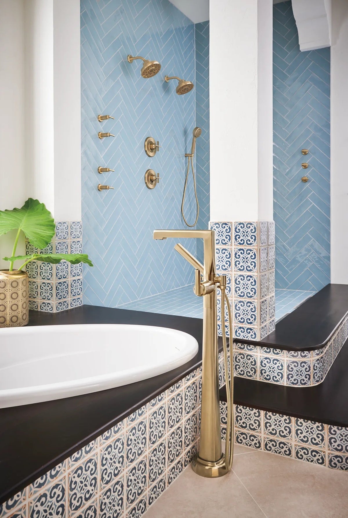T70198-GL — manufacturer lifestyle/detail photo; additional products sold separately